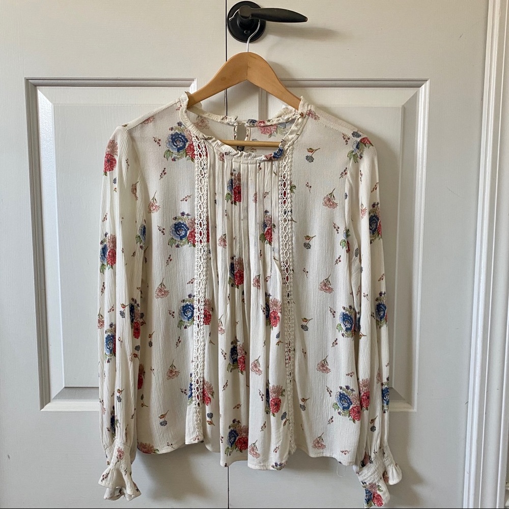 Floral Vintage-Inspired Shirt 💛2/30$💛
